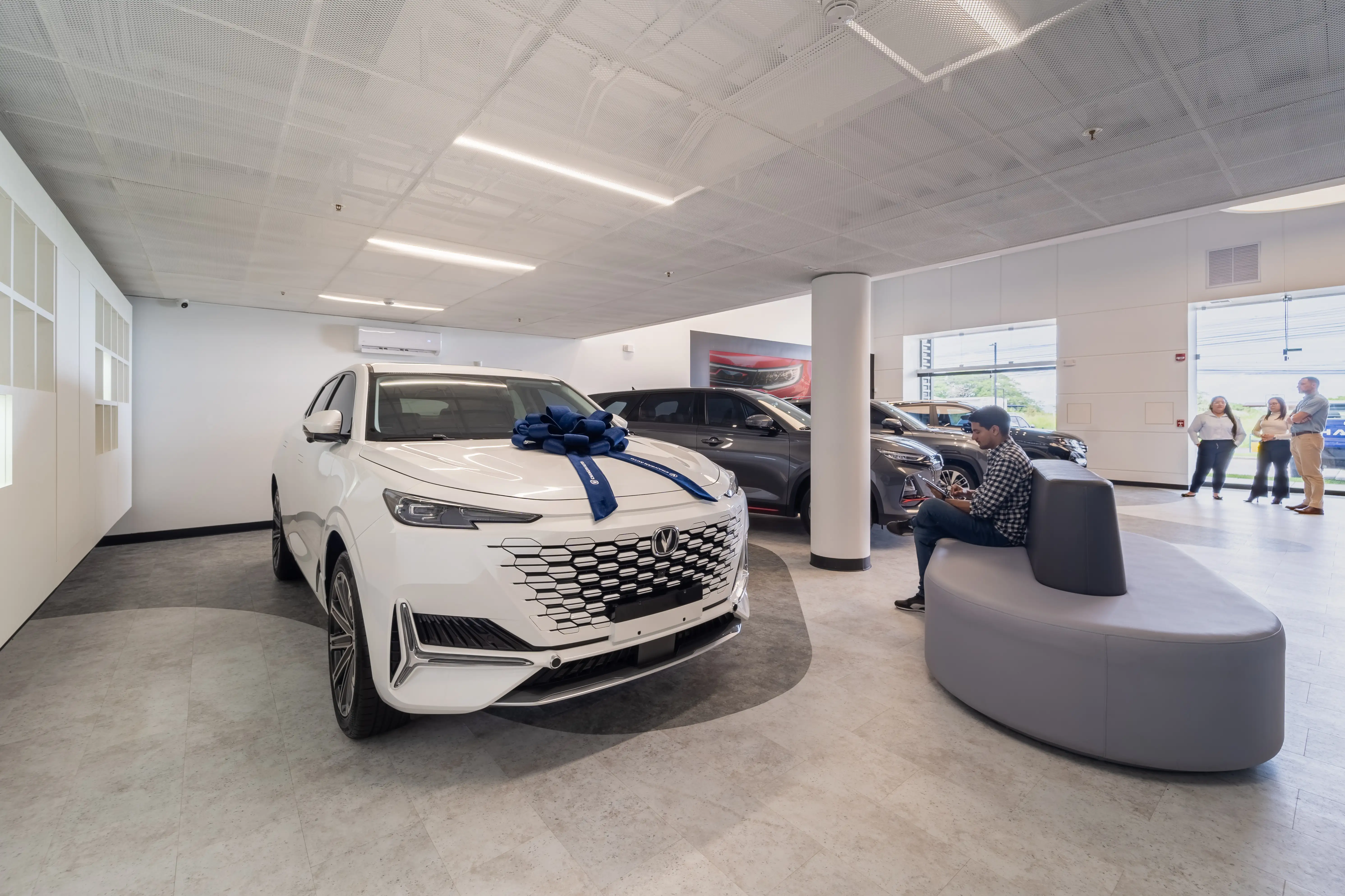 Inchcape Concept Store Lindora - Costa Rica - 2024 - Contract Workplaces  (2).webp